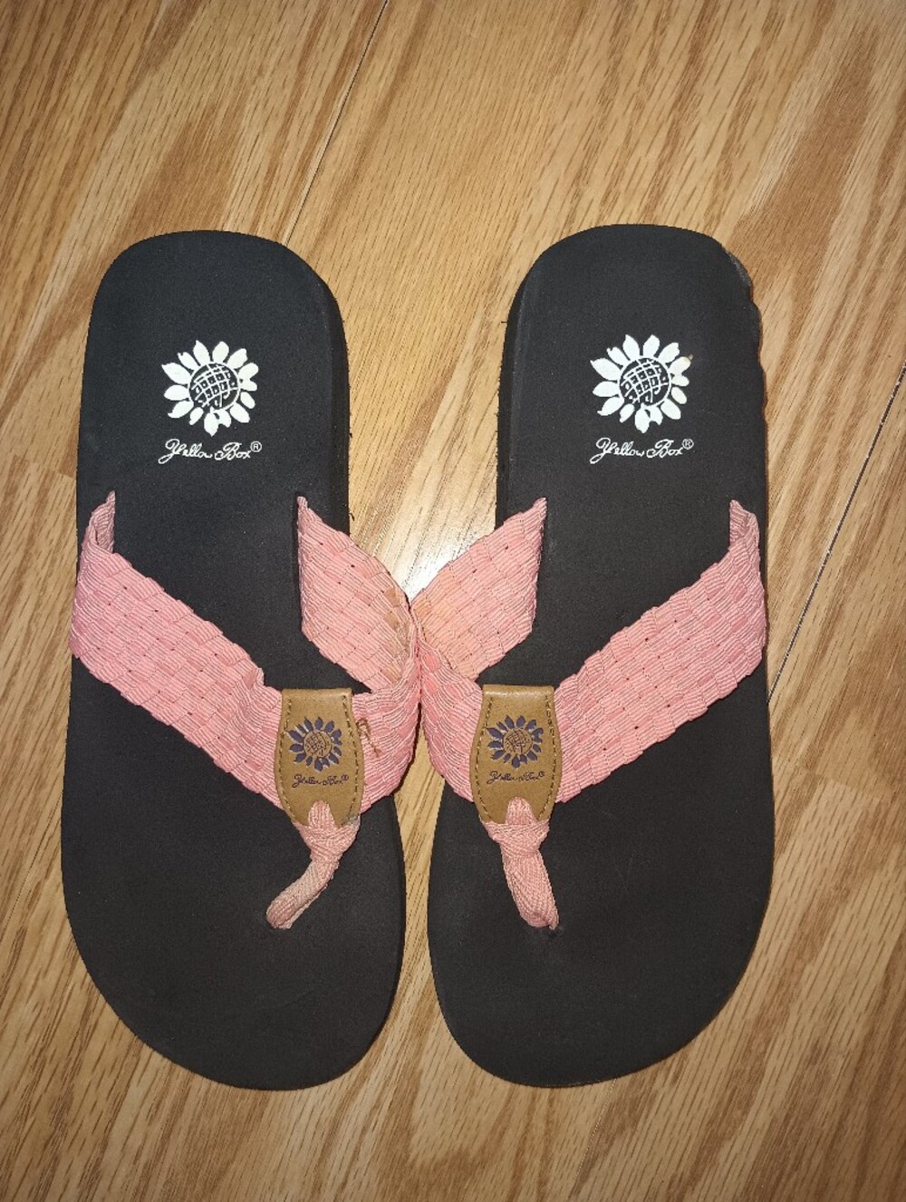 Yellow Box Flip Flops. Peach. Women's 7.5